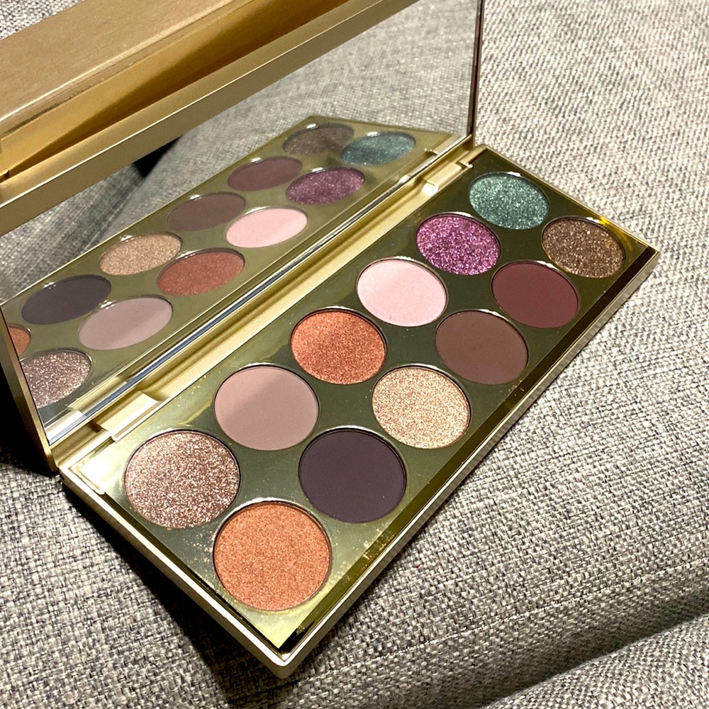 Stila eye shadow palette 12 colors brand new with box.